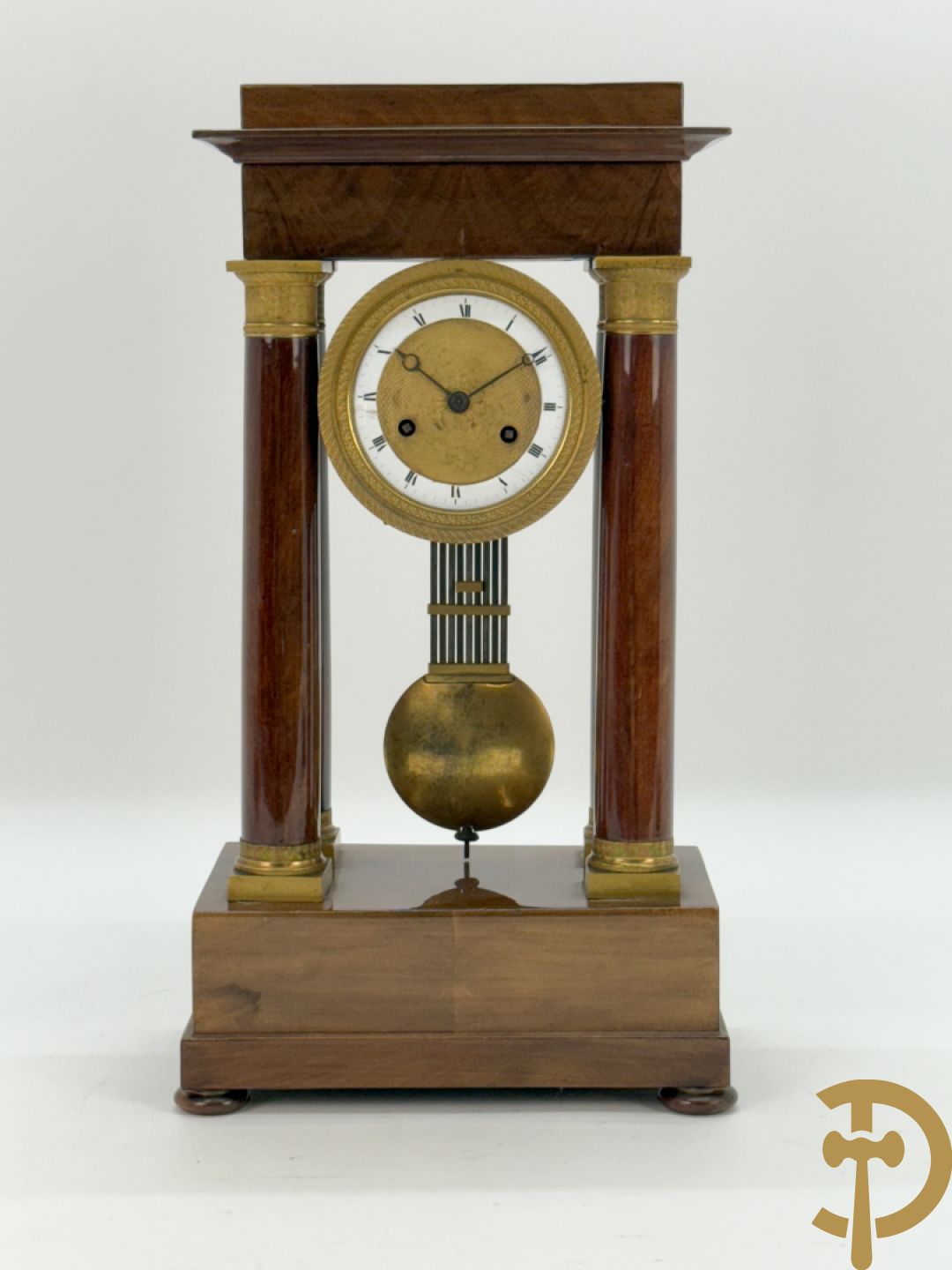 Mahoniehouten vierzuilenklok Charles X