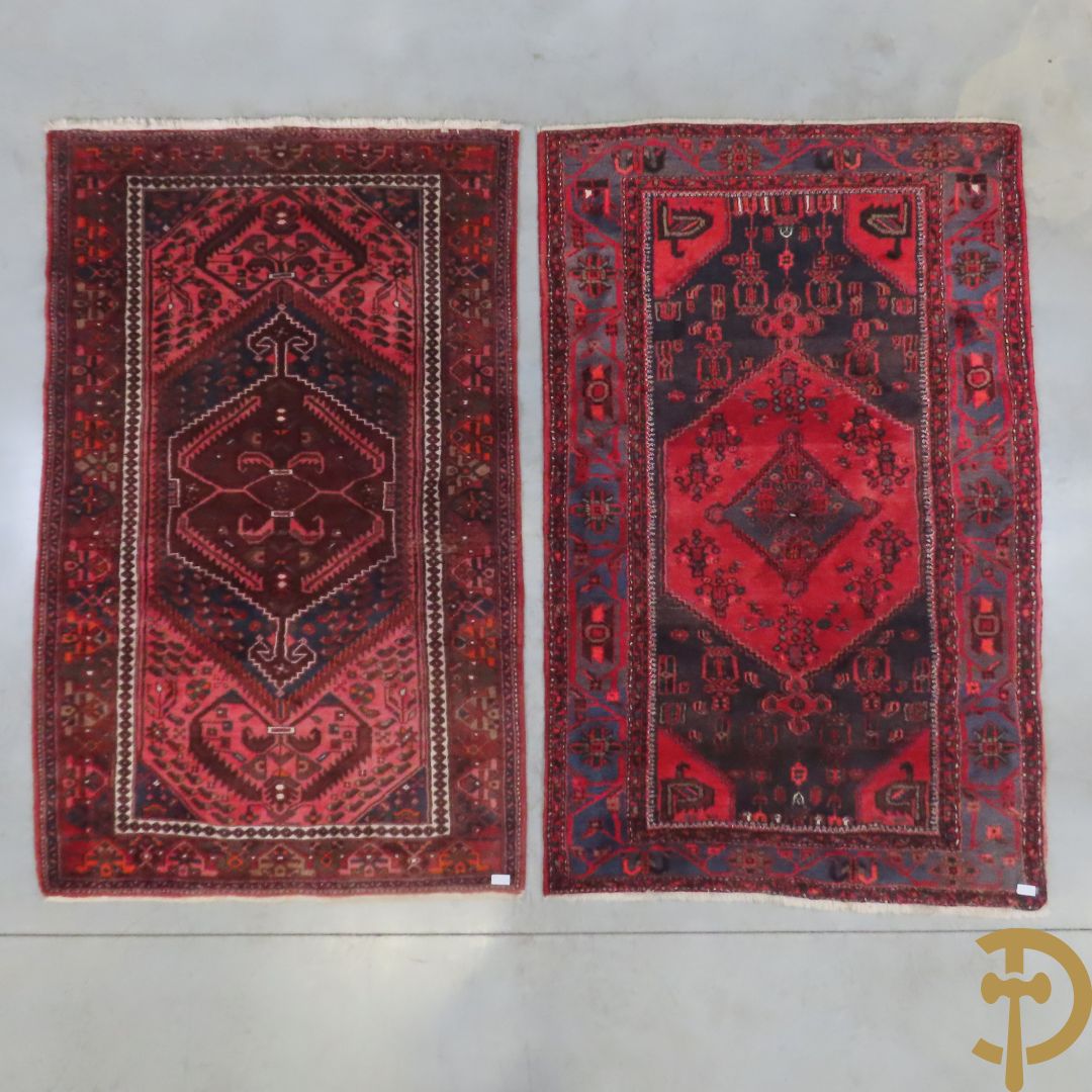 Twee oosterse handgeknoopte tapijten Hamadan