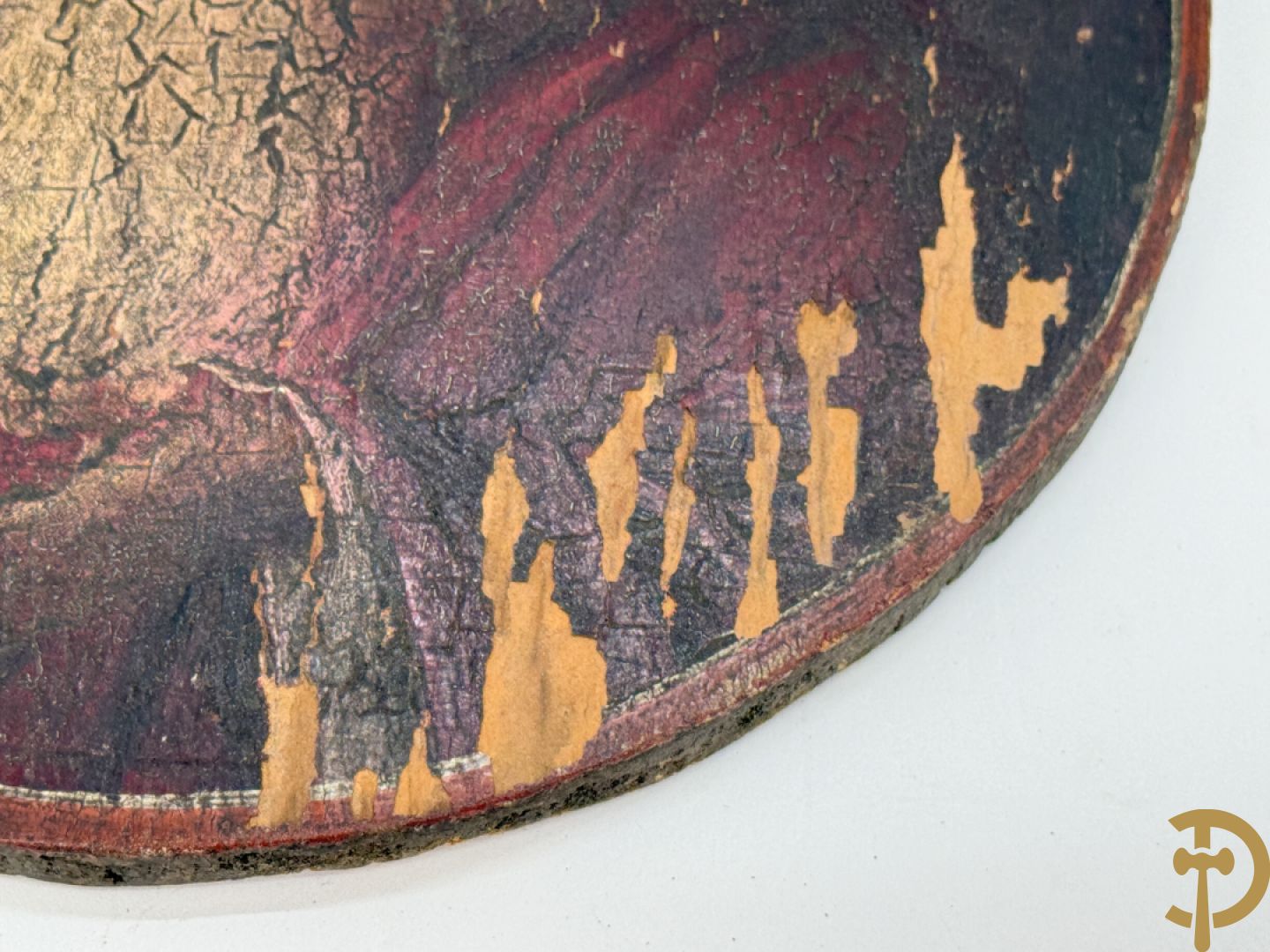 Rond handbeschilderd paneel met evangelist