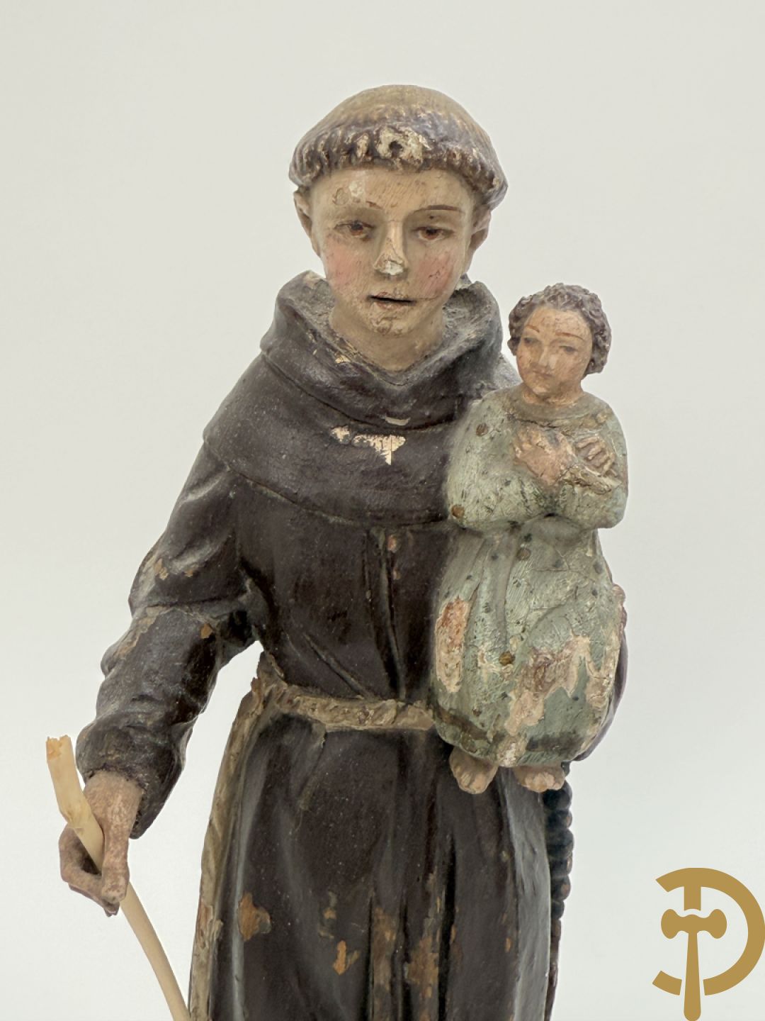 Gepolychromeerde houtsculptuur van Sint-Antonius met kind + gepolychromeerde houtgesculpteerde Madonna met kind + houtsculptuur van Sint-Jacob