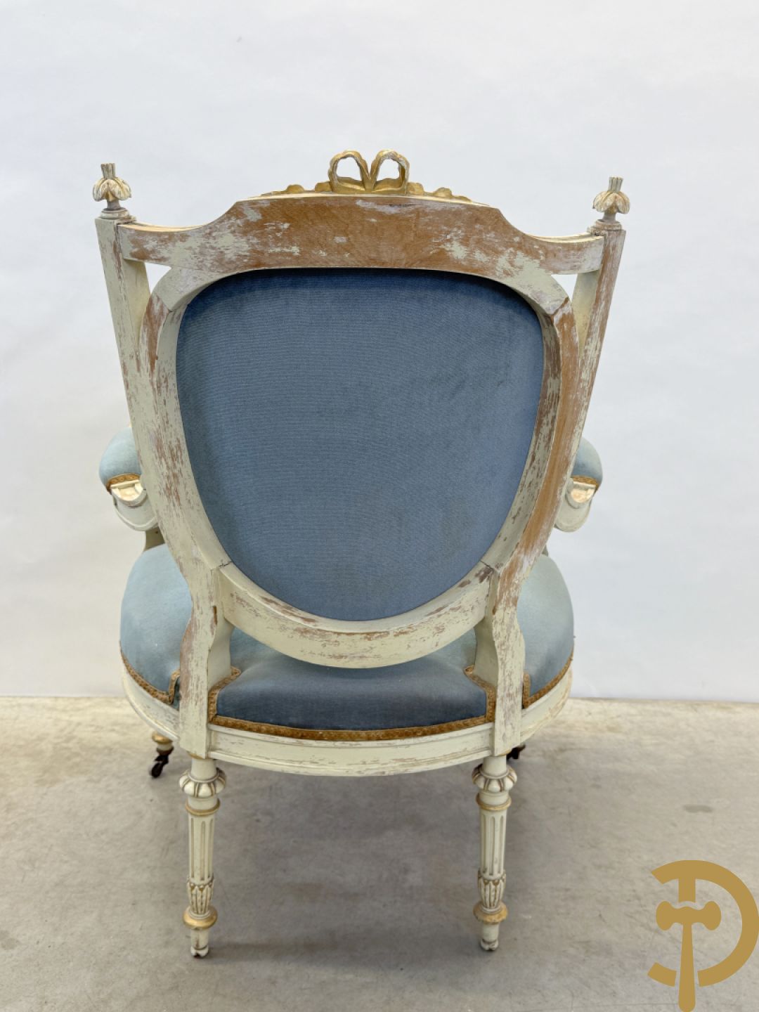 Salonensemble Louis XVI stijl bestaande uit 2 armzetels, 2 stoelen en salontafel
