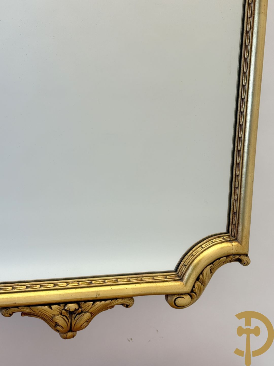 Vergulde spiegel met rocailles + console Louis XV stijl