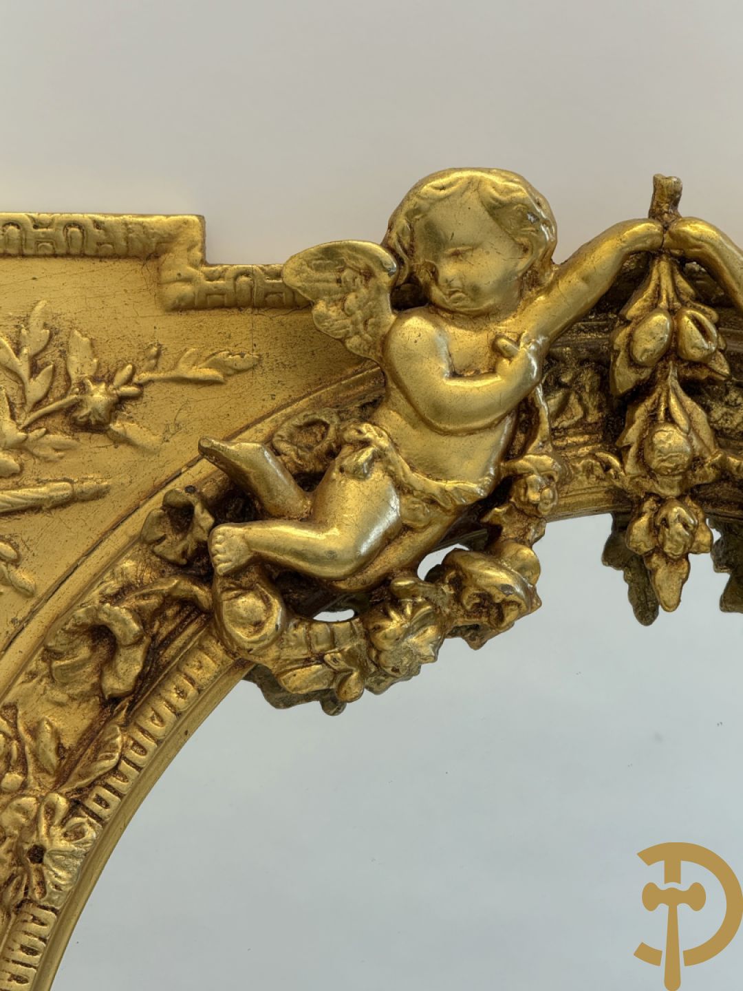 Ovale spiegel met cupido