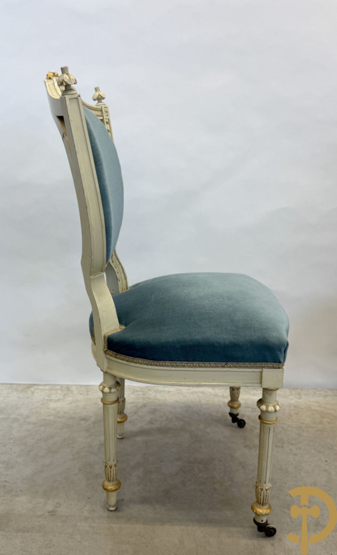 Salonensemble Louis XVI stijl bestaande uit 2 armzetels, 2 stoelen en salontafel
