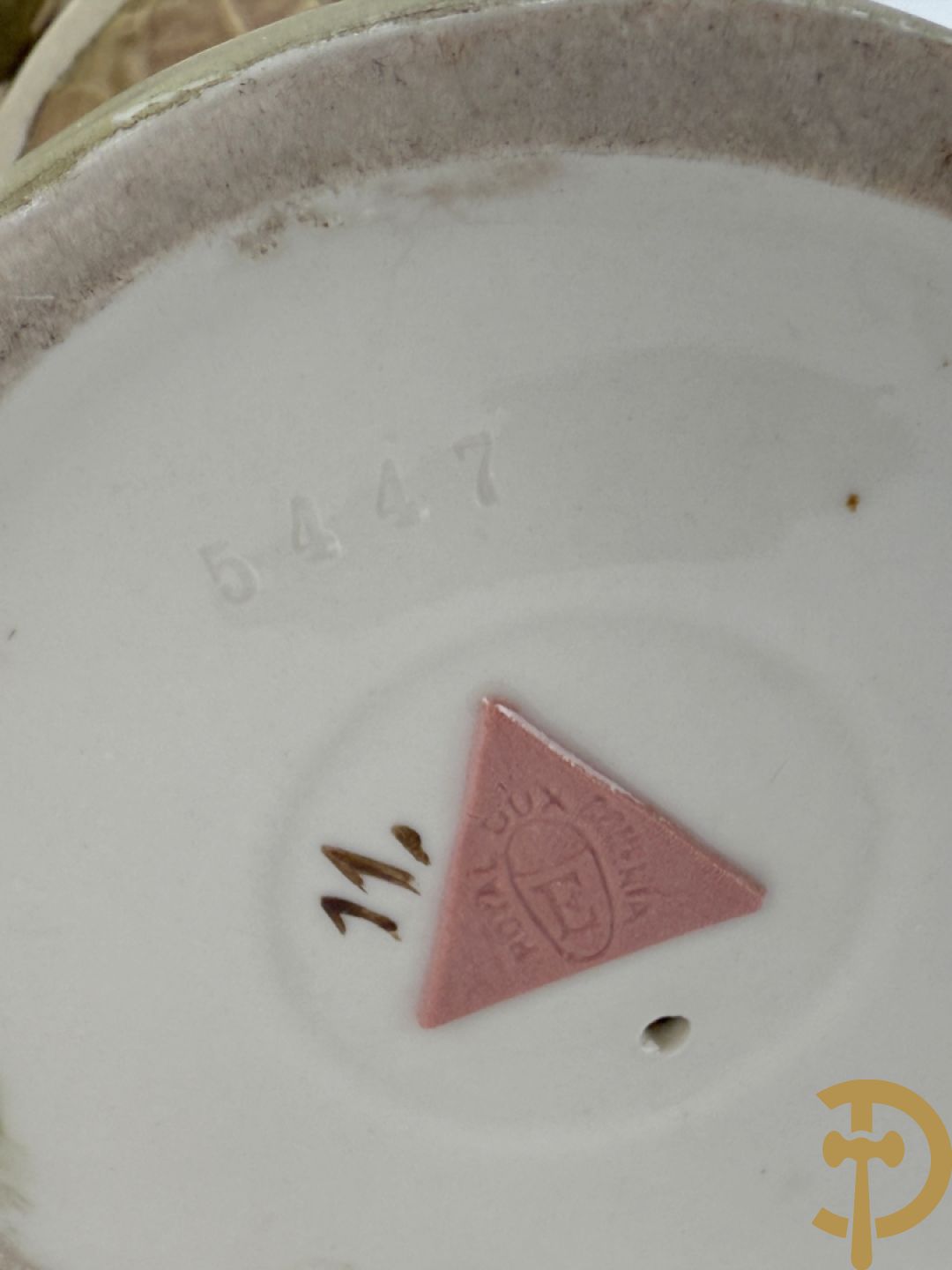 Paar Royal Dux dekselvazen, nummer 5447