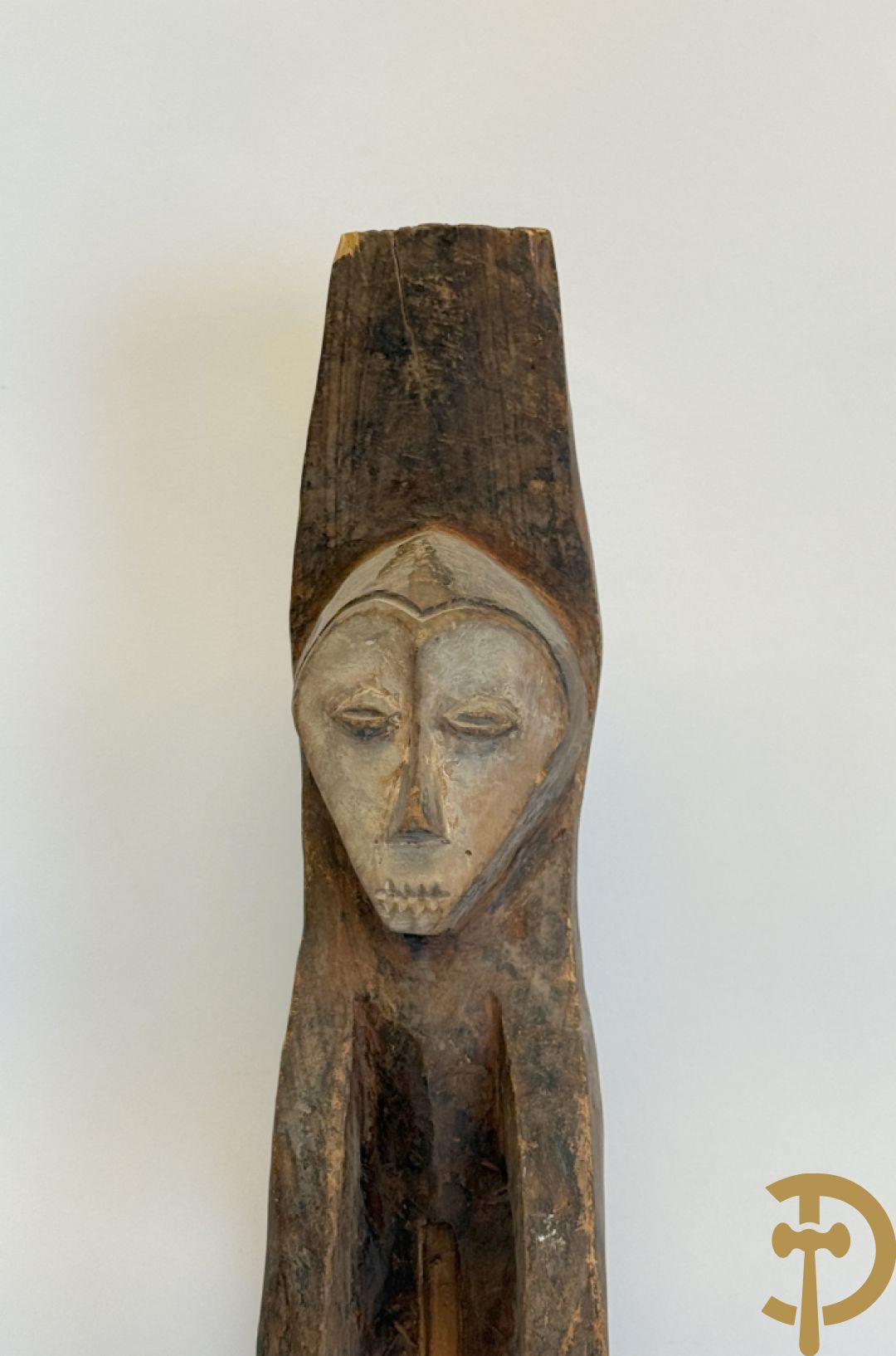 Afrikaanse sculpturen en maskers w.o. Sangye, Dogon, Lega