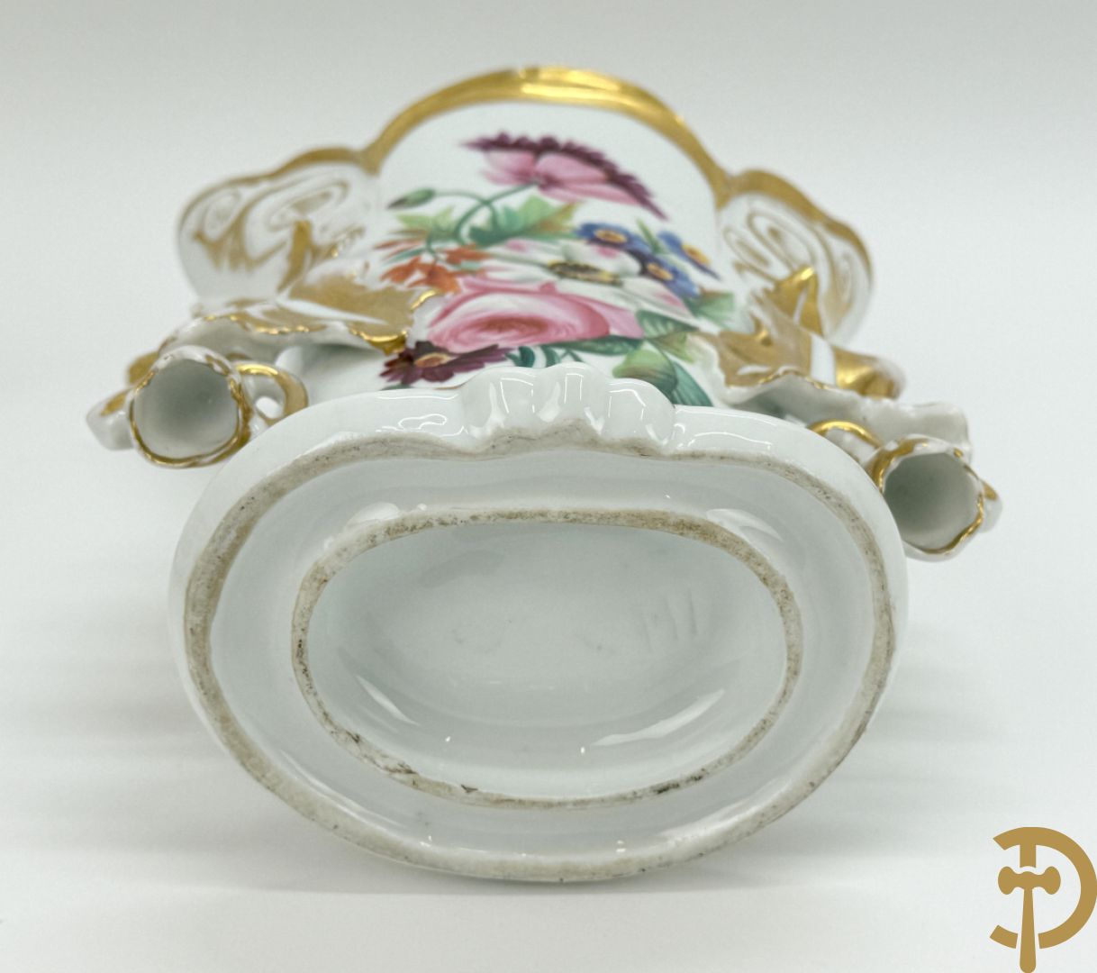 Paar porseleinen Vieux Paris vazen met bloementaferelen