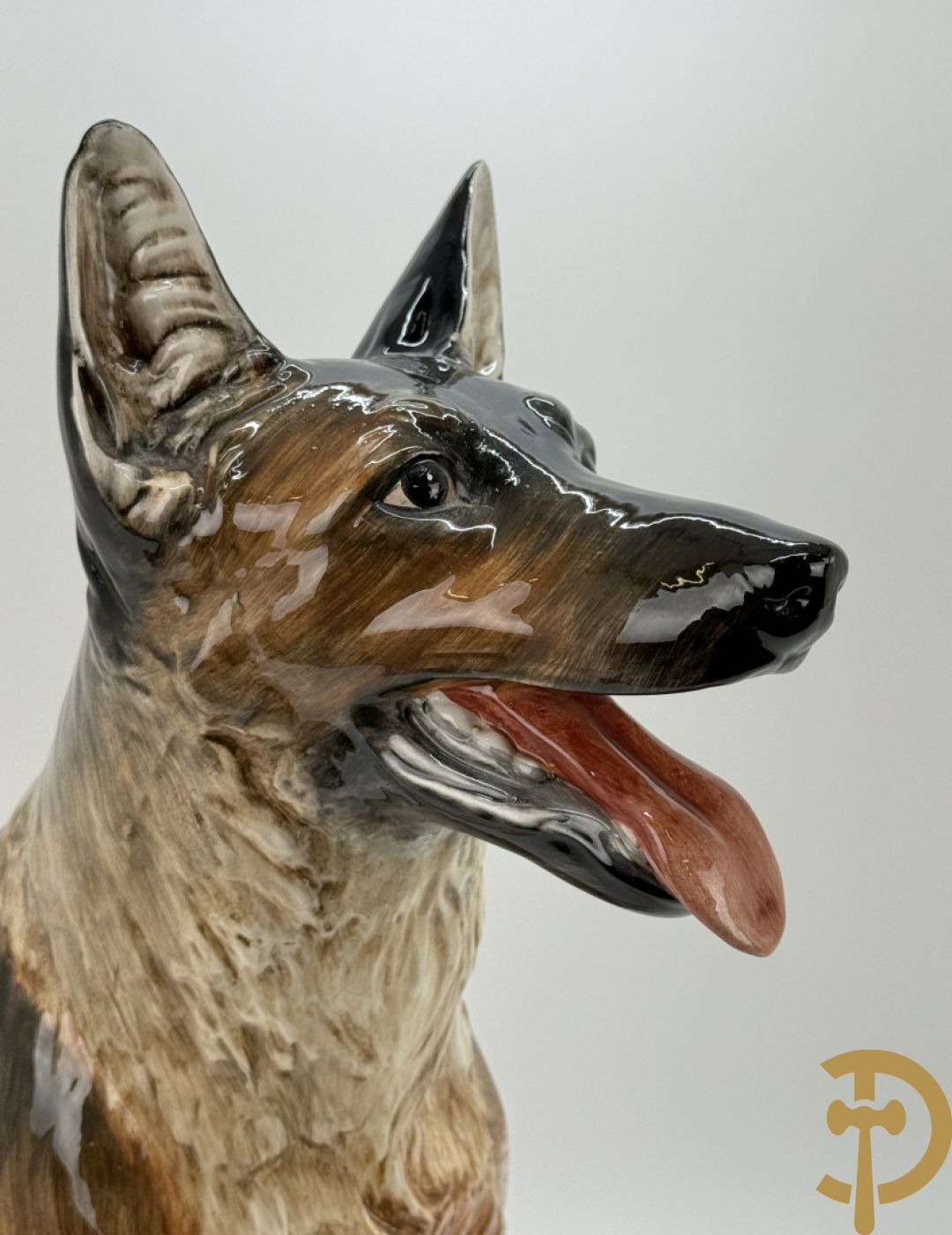 Meerkleurige keramieken Duitse herdershond