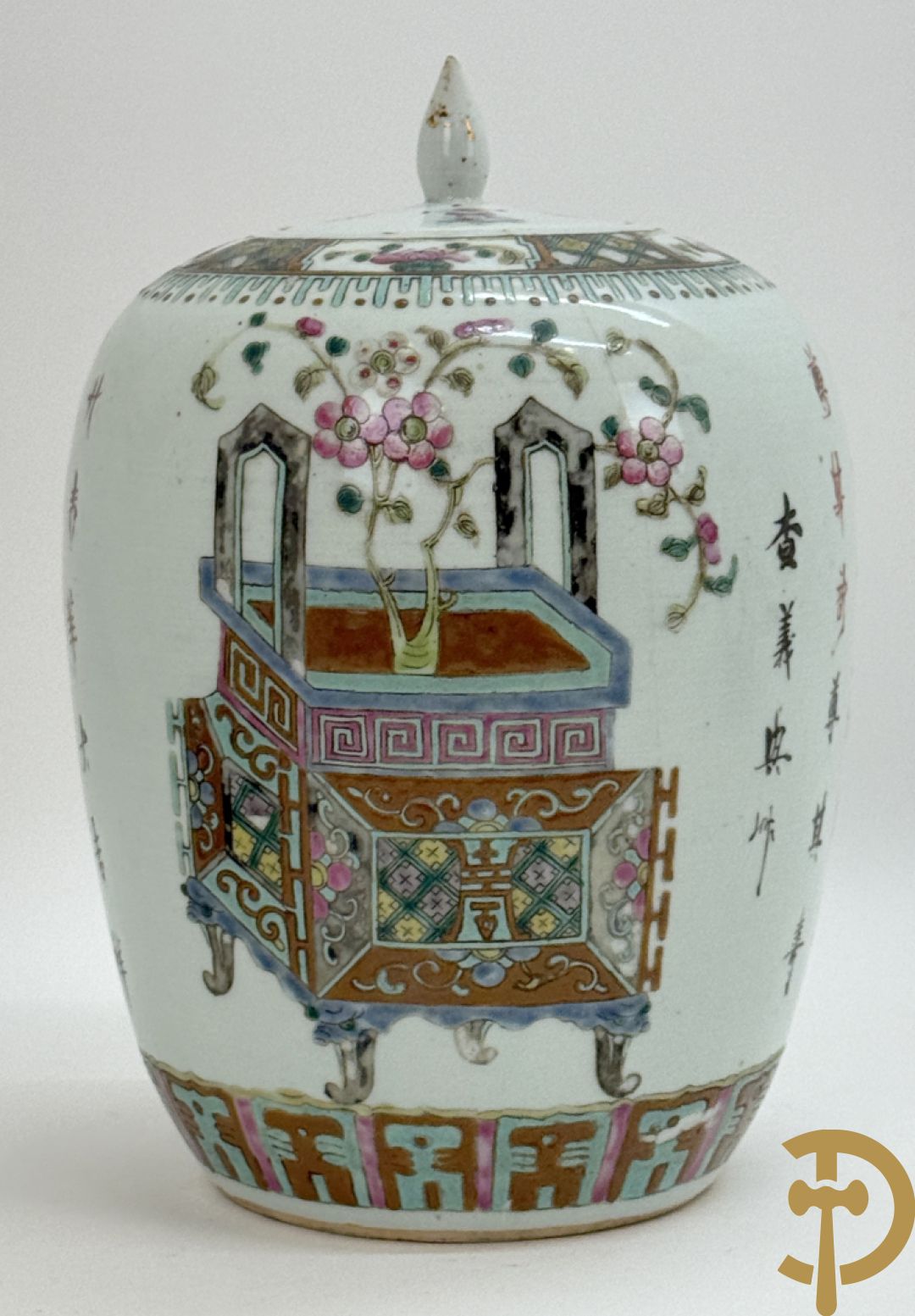 Chinese porseleinen dekselpotiche met antiquiteitendecor