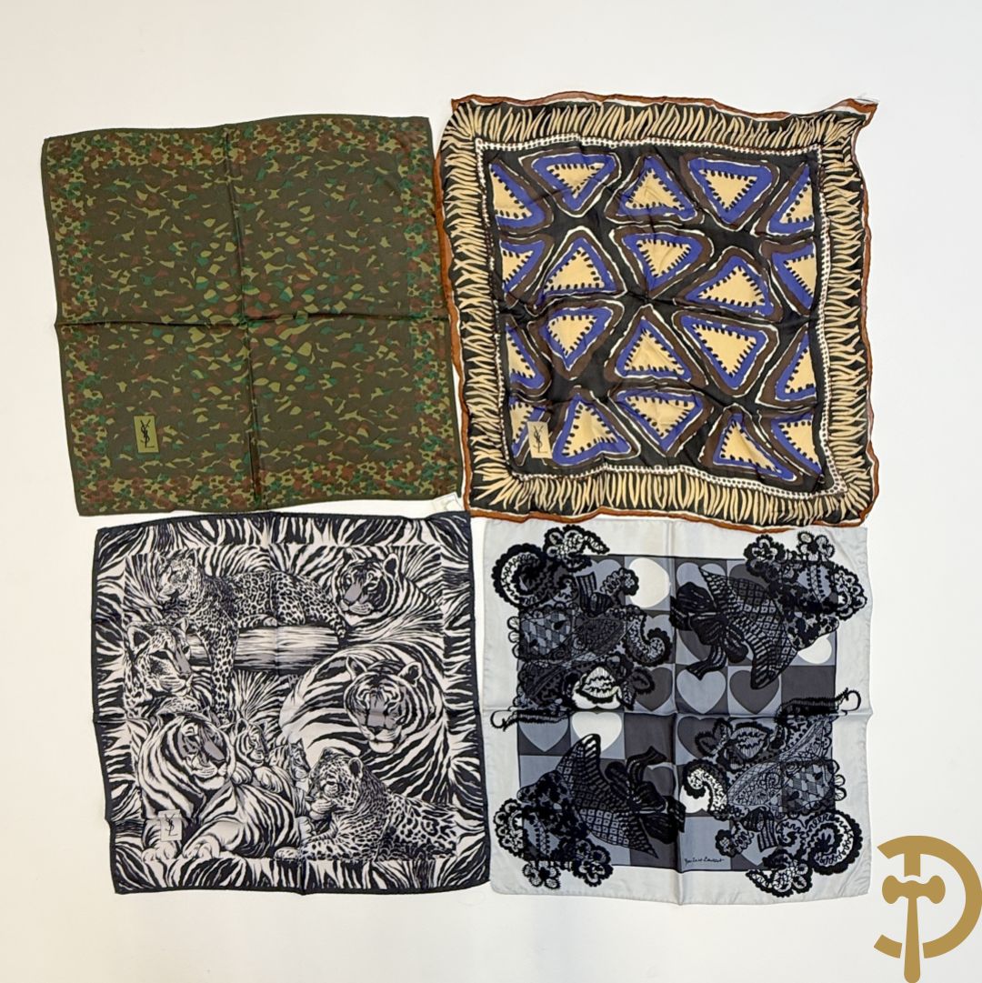 Vier foulards Yves Saint Laurent (nooit gedragen komt uit winkel restant)