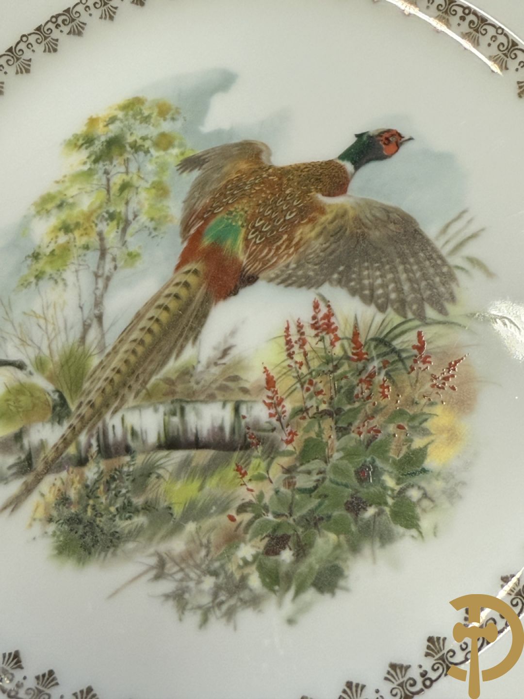 Porseleinen eet- en koffieservies met decor van elegant koppel, Limoges gemerkt