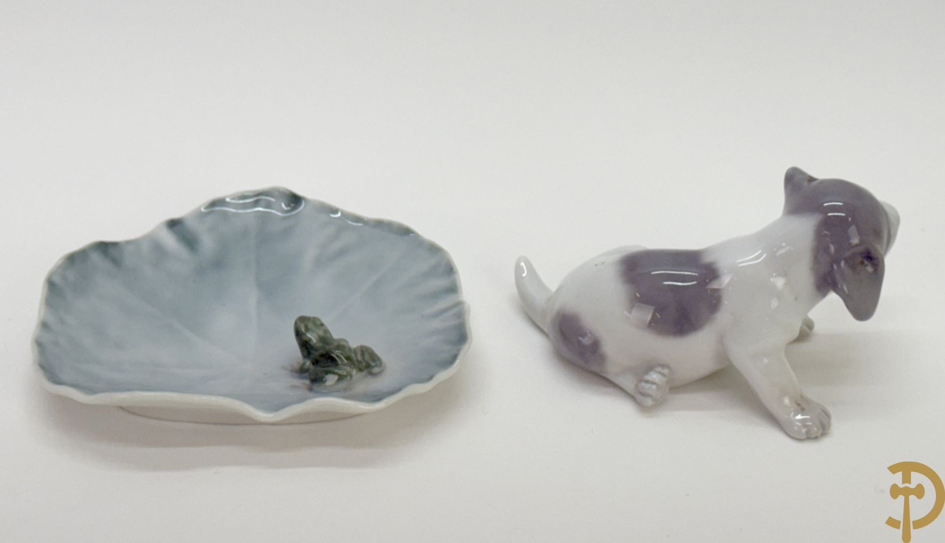 Reeks biscuitbeelden in Royal Copenhagen o.a. saterfiguur met bok, vogeltjes, hond, muis, ijsbeer, schaaltje