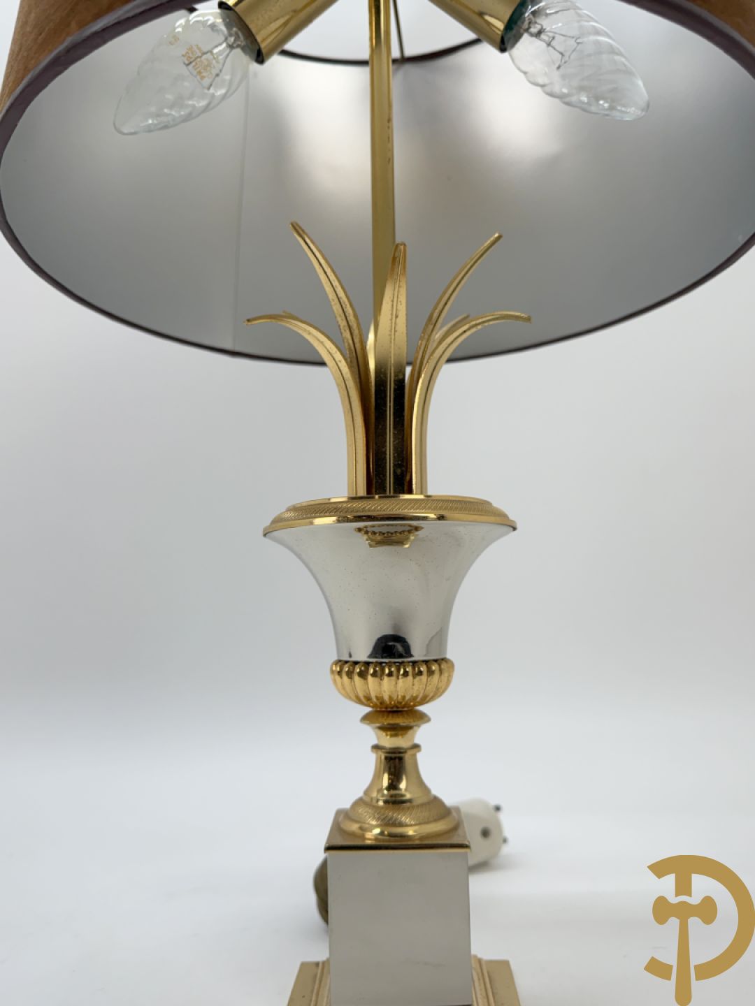 Koperen lampadaire met amfoor en ananas, Hollywood Regency stijl