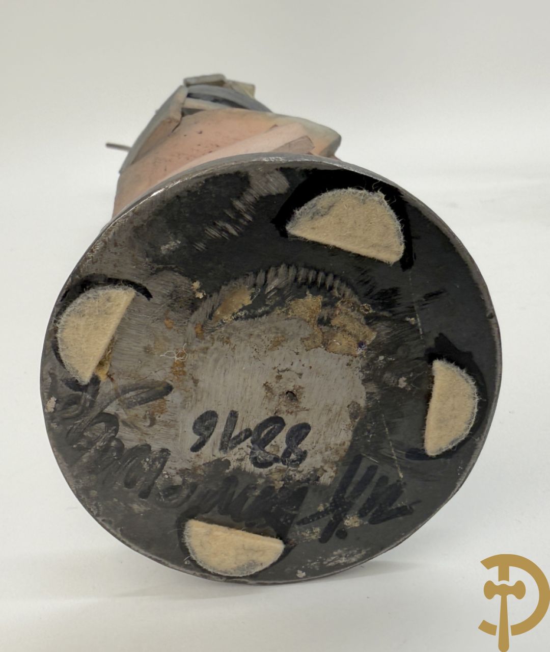 VANDEWEGE Rik getekend onderaan 8816 en 8817 - Twee moderne keramieken abstracte figuren