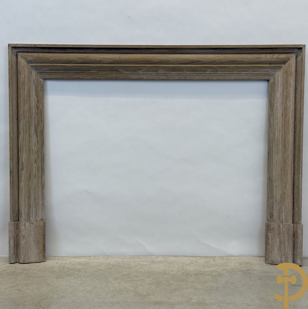 Eiken schouwmantel met gestoken molures