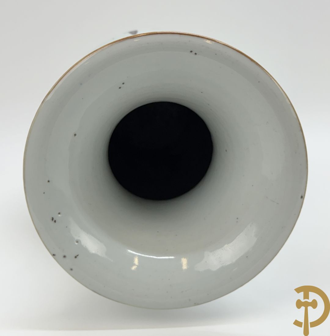 Chinese porseleinen vaas met decor van Chinese dames en kinderen