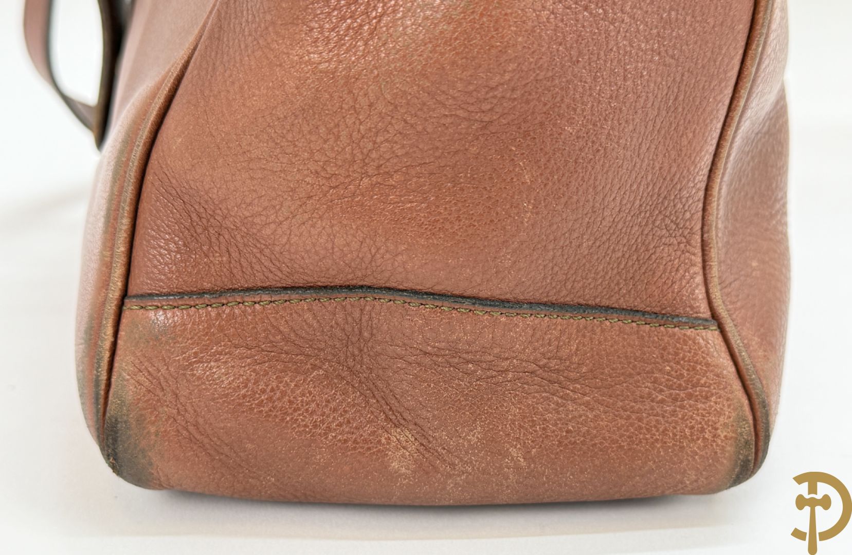 Bruin lederen handtas Delvaux + cognac lederen schoudertas Equivoque Delvaux