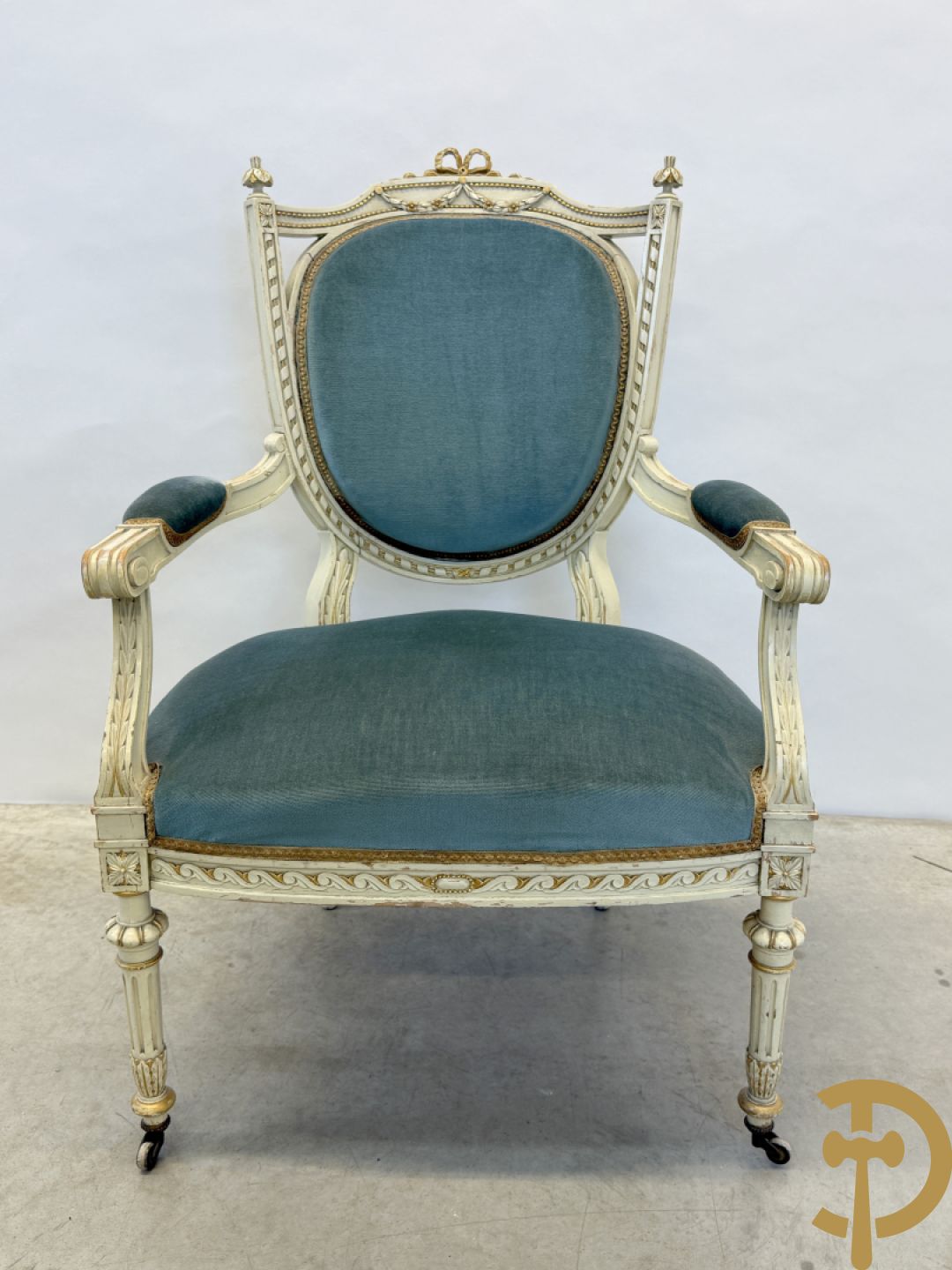 Salonensemble Louis XVI stijl bestaande uit 2 armzetels, 2 stoelen en salontafel
