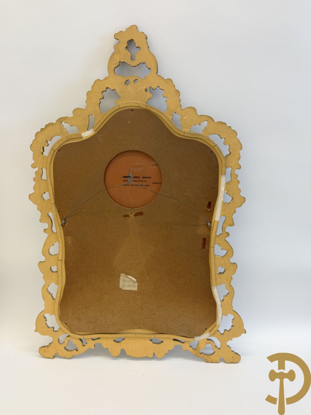 Paar vergulde spiegels met geslepen boord en rocailles, Louis XV stijl