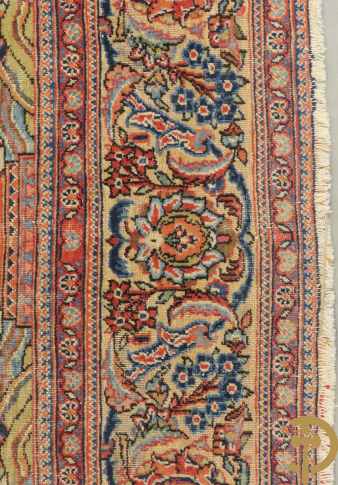 Oosters handgeknoopt tapijt Tabriz met amfoor, bloemen en levensboom