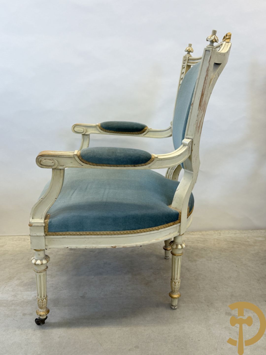 Salonensemble Louis XVI stijl bestaande uit 2 armzetels, 2 stoelen en salontafel