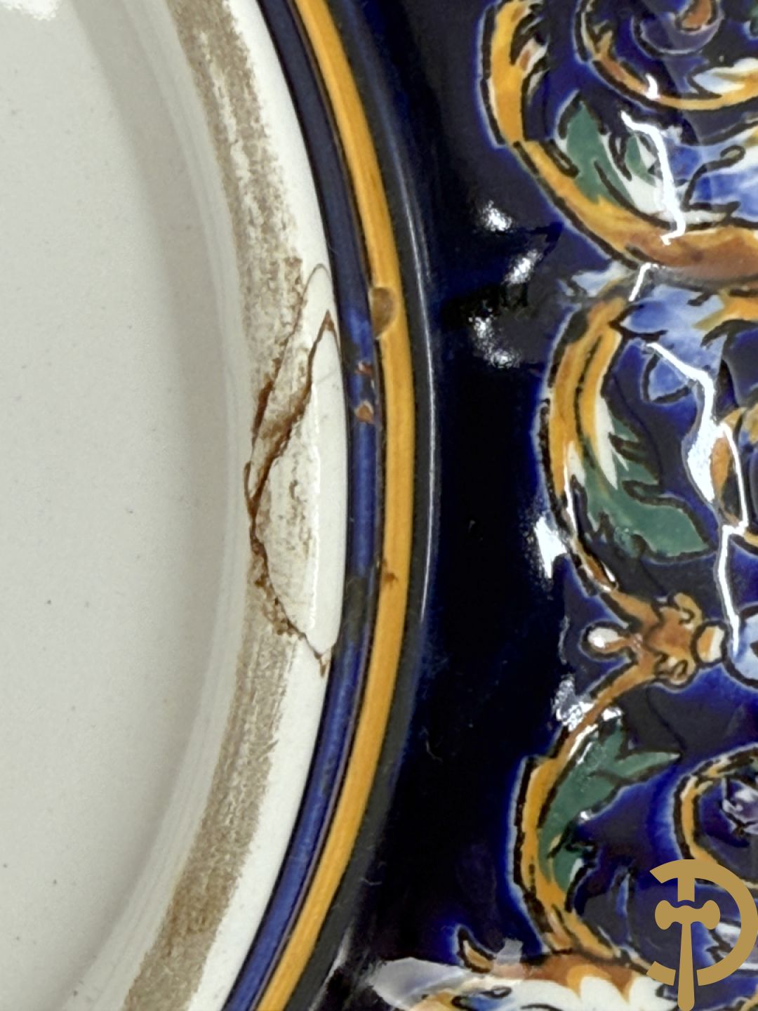 Gien schaal, 2 borden, coupe en 2 vazen met cupidodecor, decor 54