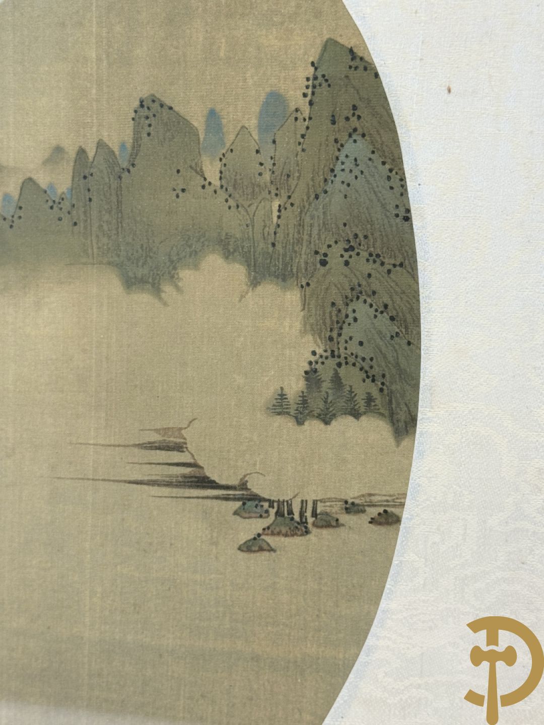 Drie ronde Aziatische zijdeschilderingen + Aziatische zijdeschildering