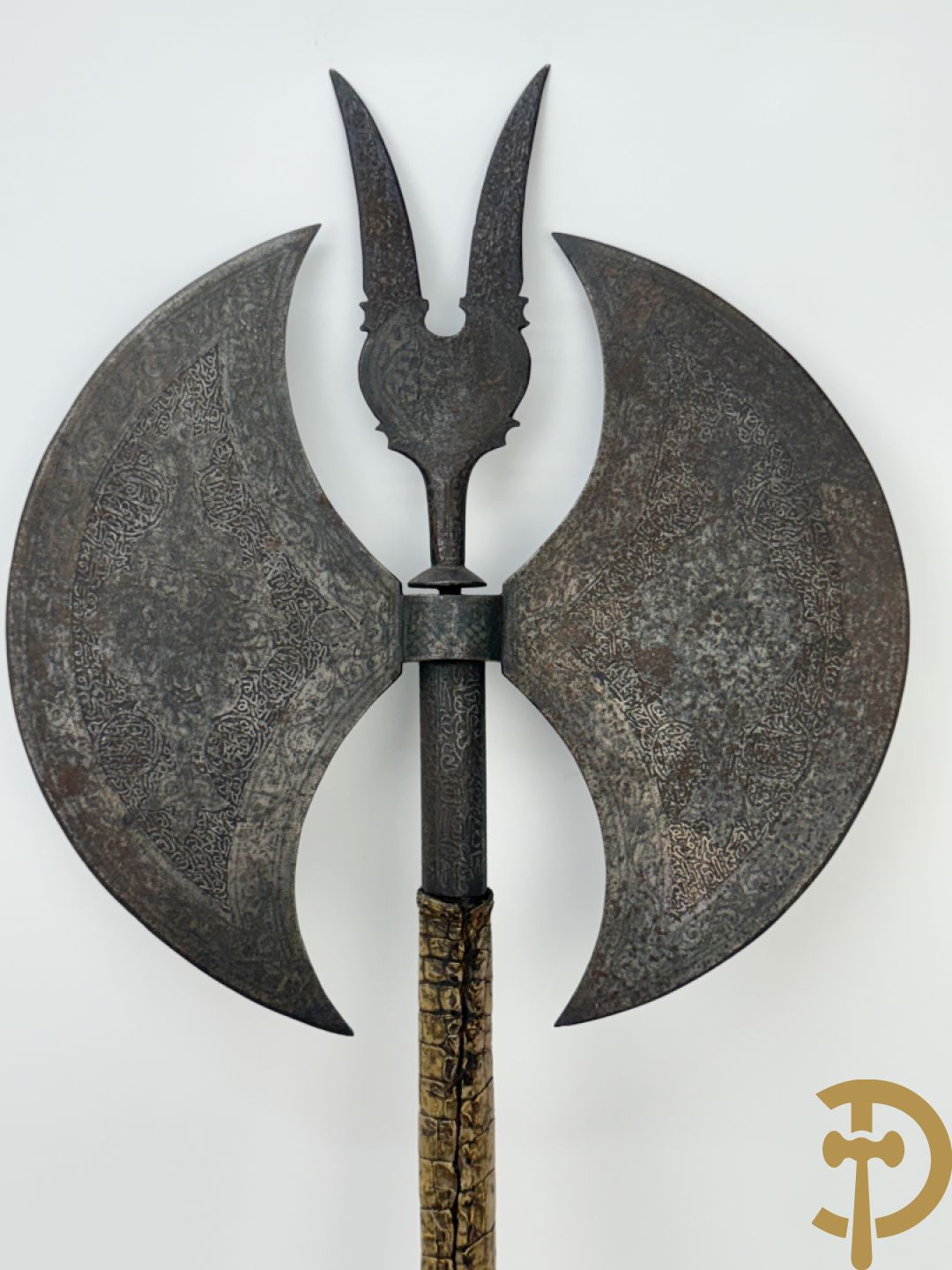 Ijzeren ceremoniële bewerkte dubbele Perzische Mahdist bijl of Tabar, 19e