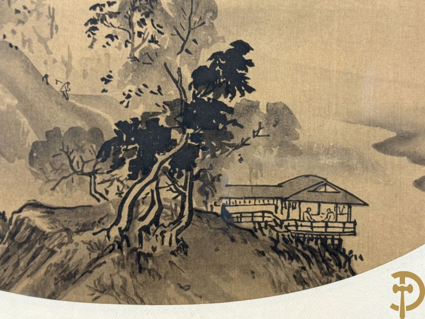 Drie ronde Aziatische zijdeschilderingen + Aziatische zijdeschildering