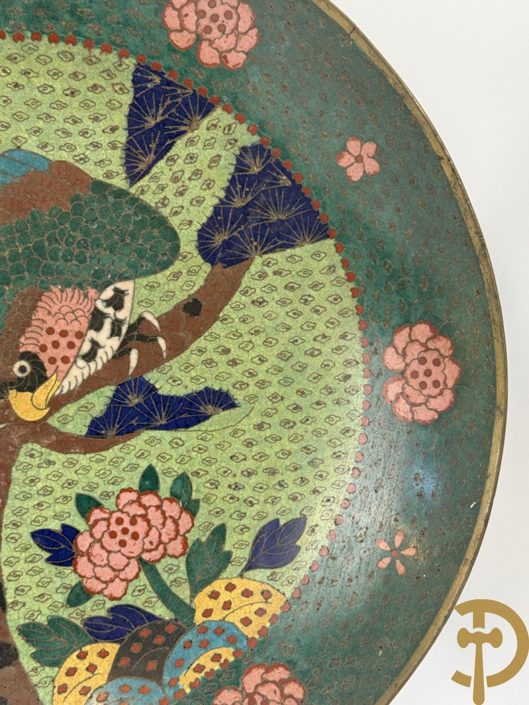 Twee cloisoné borden met vogel- en bloemendercor