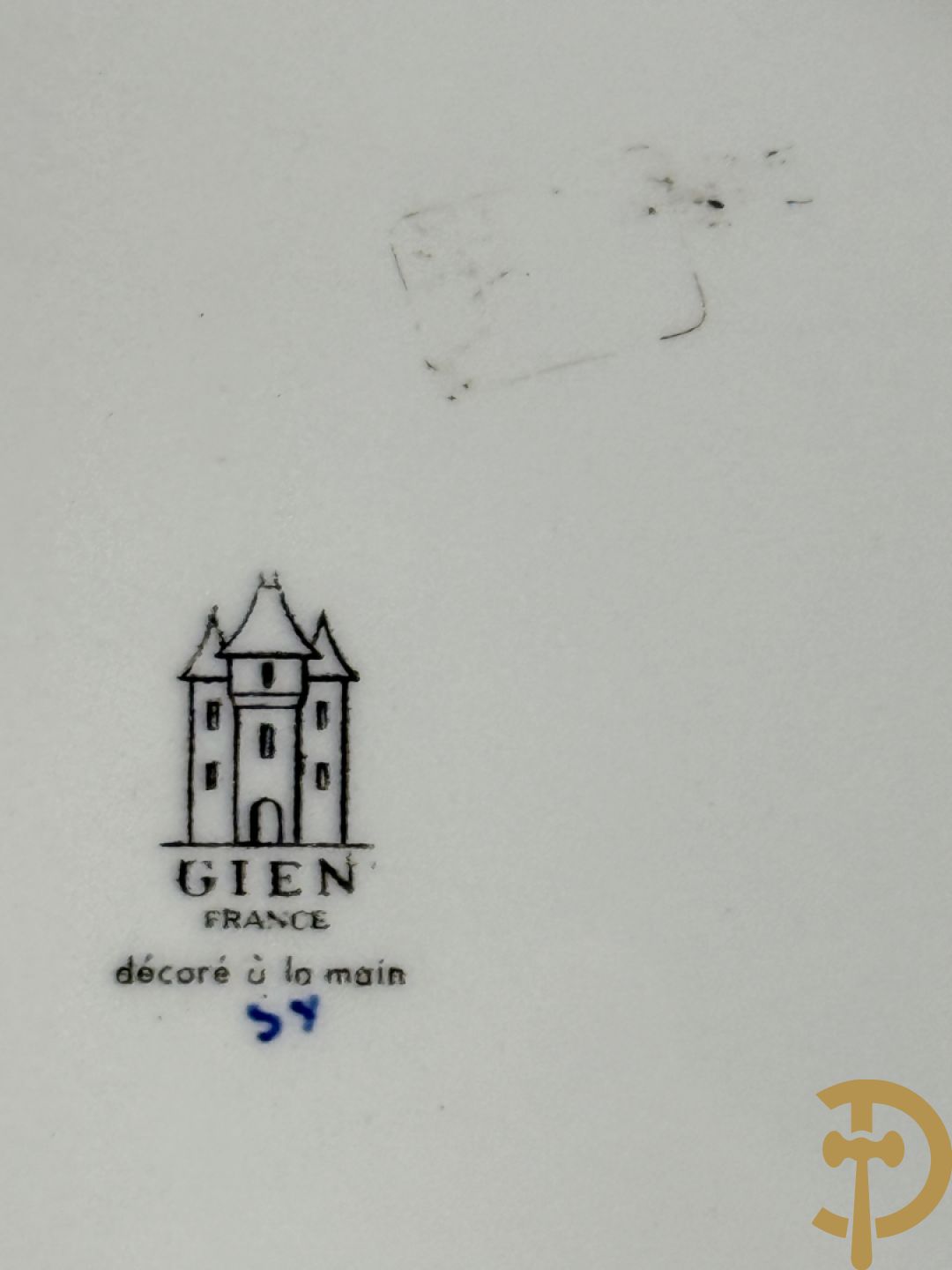 Gien schaal, 2 borden, coupe en 2 vazen met cupidodecor, decor 54