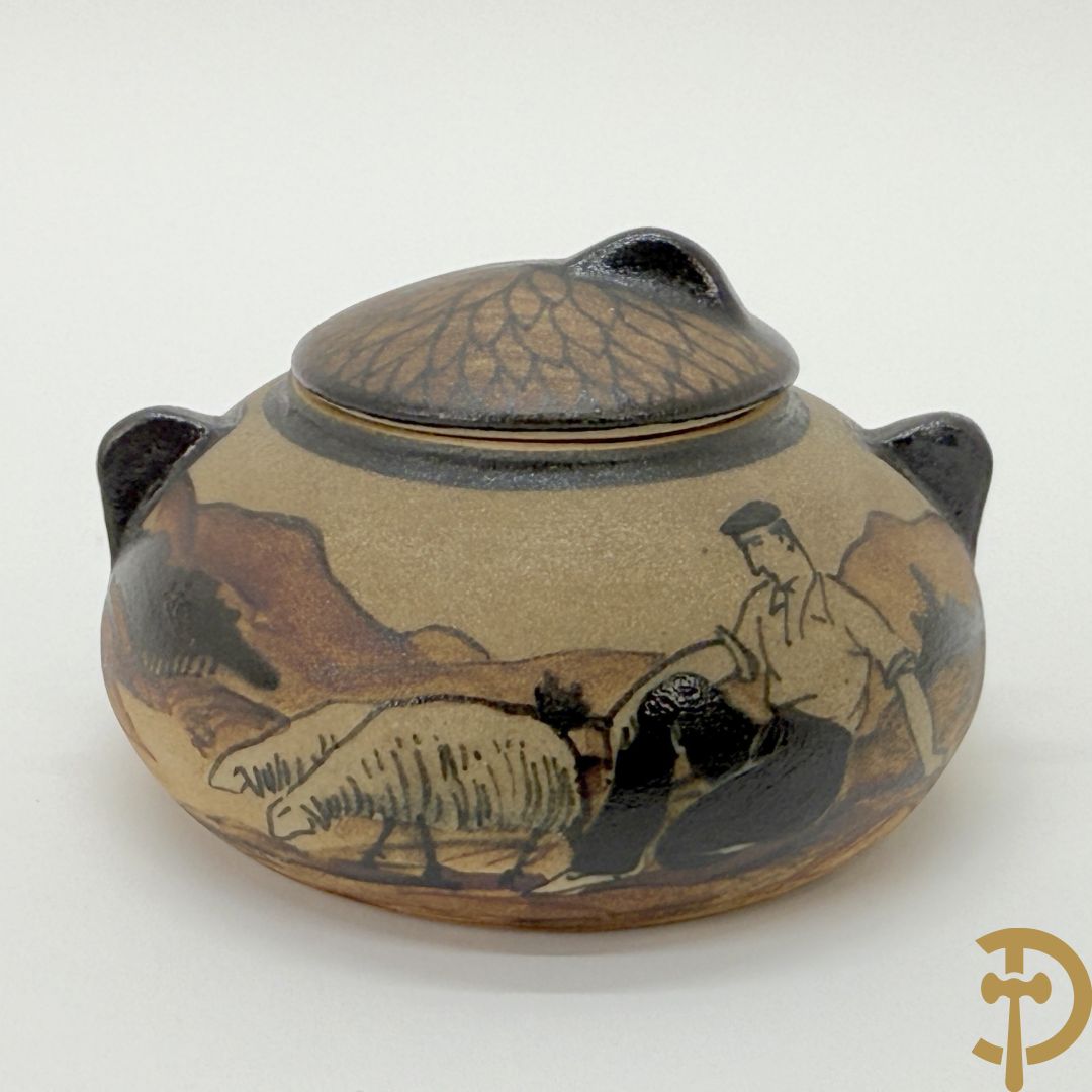 Tète à tète in meerkleurige faience Grès van Ciboure, getekend R. Le Corrone, bestaande uit theekan, melkkan, suikerpot, 2 tasjes en 2 schoteltjes