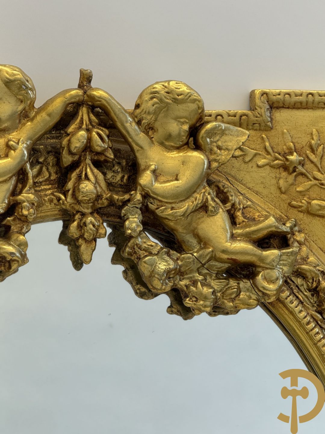 Ovale spiegel met cupido