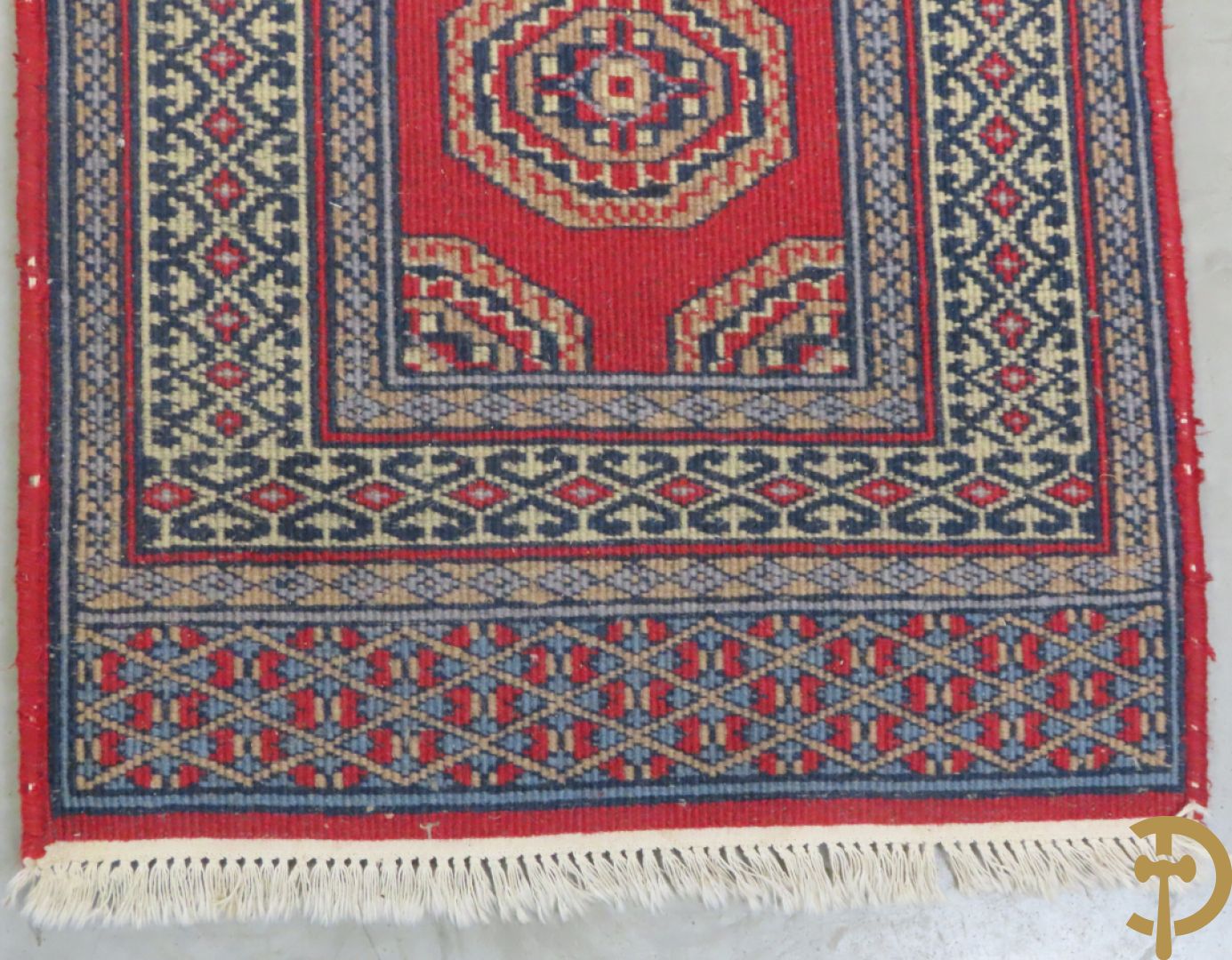 Zes oosterse handgeknoopte tapijten w.o. 2 Bouchara, Hamadan en 2 voettapijtjes