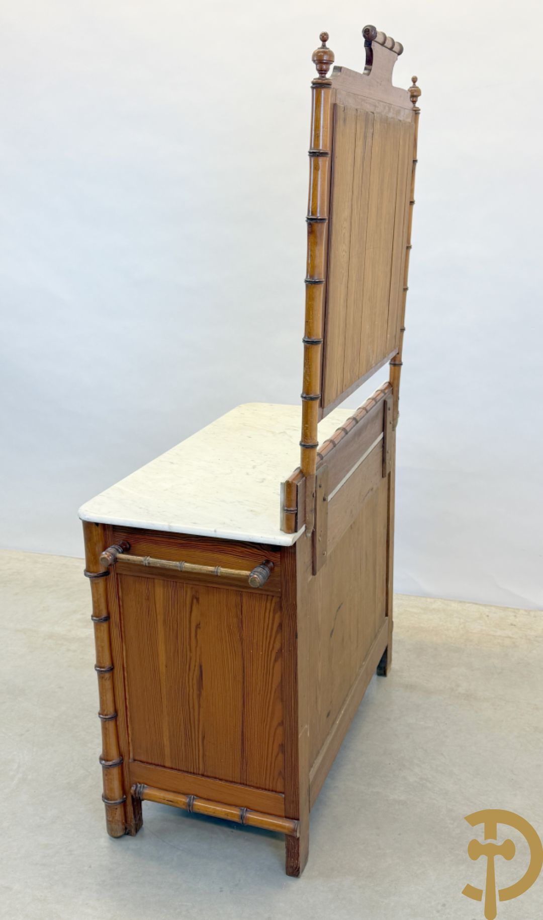 Bamboe opschiktafel mt 4 lades, wit marmeren blad en spiegel