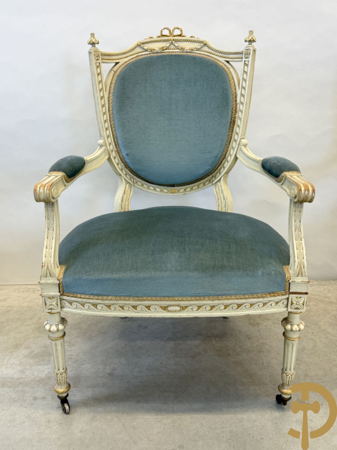 Salonensemble Louis XVI stijl bestaande uit 2 armzetels, 2 stoelen en salontafel