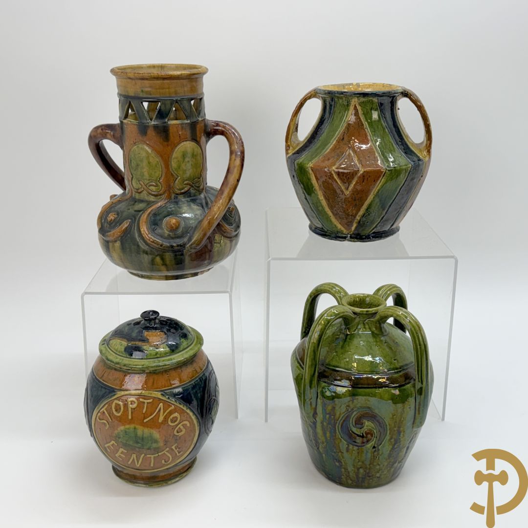 Drie Vlaams aardwerken vazen + Vlaams aardewerken tabakspot - VH gemonogrammeerd (Van Humskerk H.)