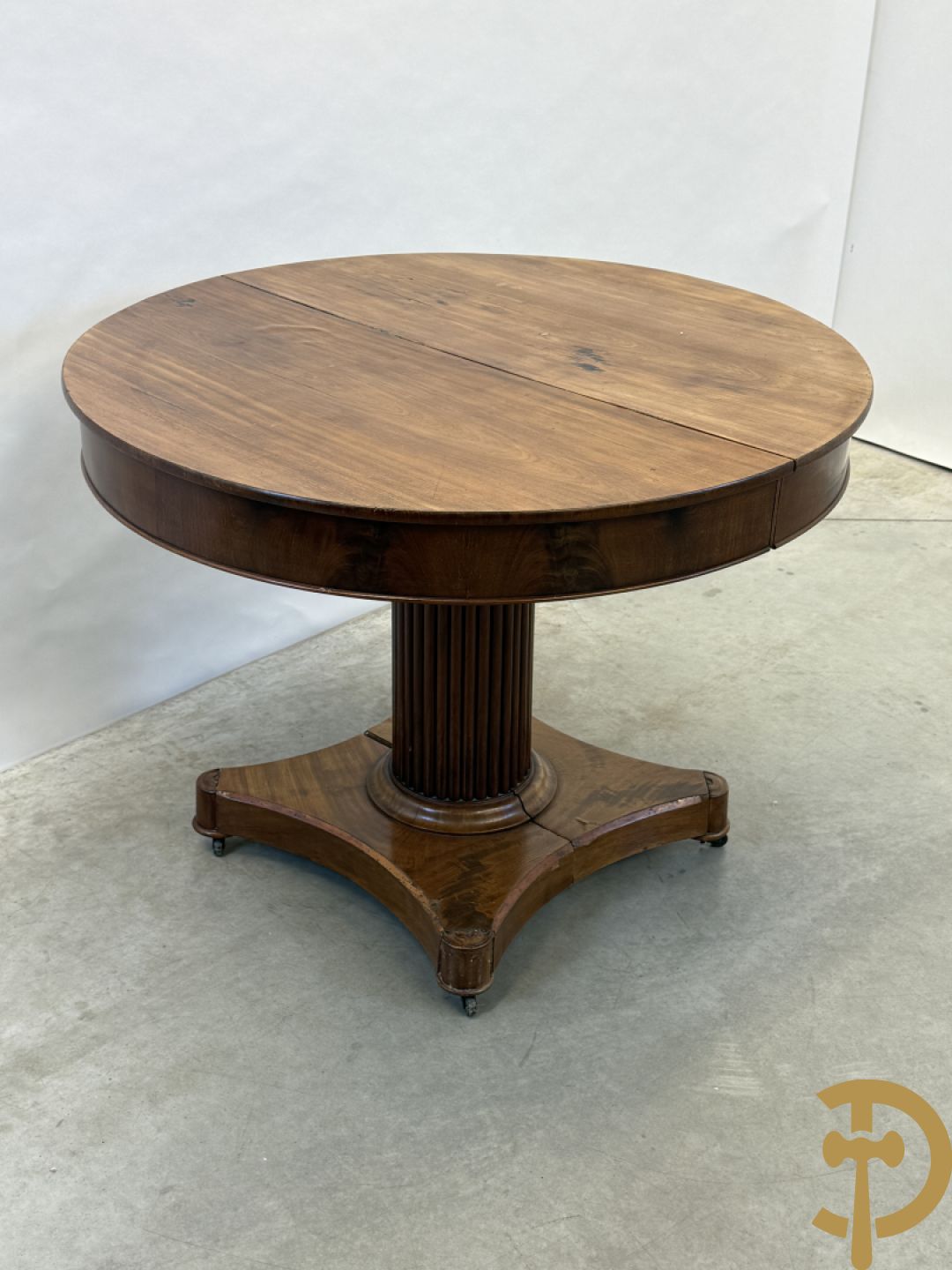 Notelaren uittrekbare ronde Charles X tafel, 19e