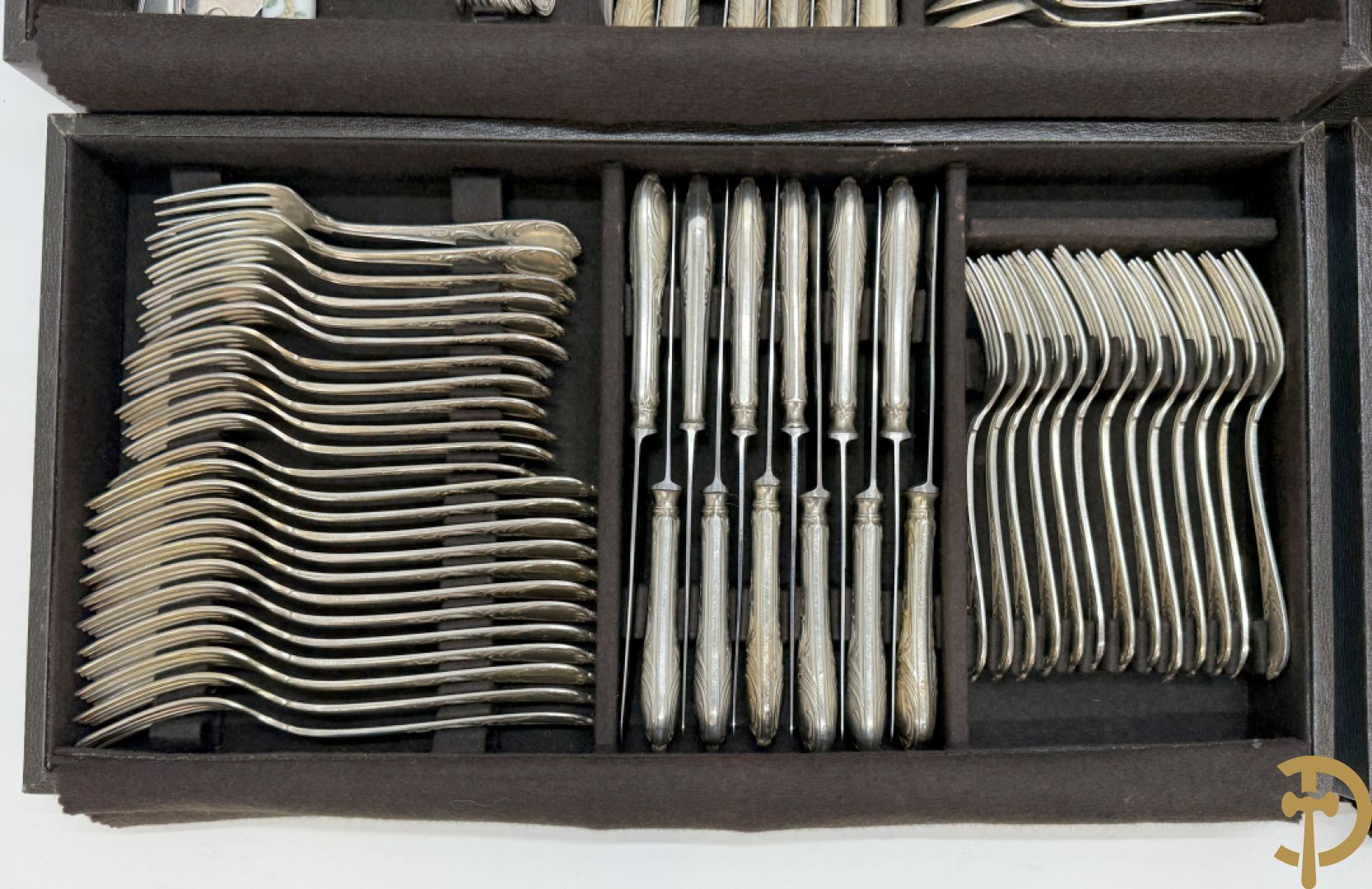 Verzilverd Louis XV bestek in koffer