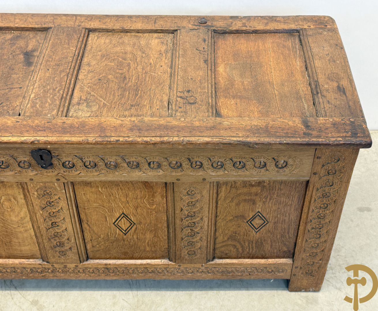 Massief eiken Engelse gesculpteerde panelenkoffer