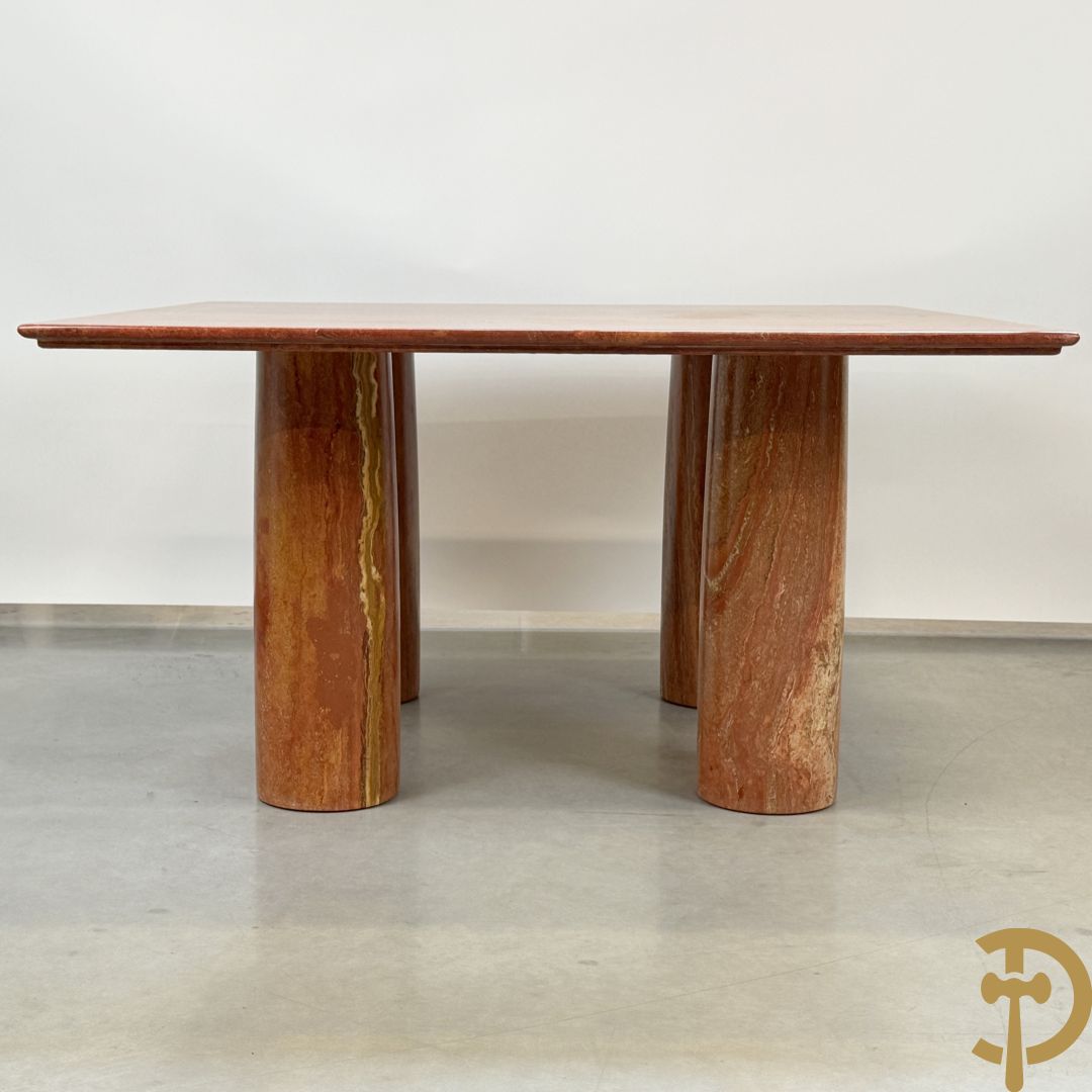 Geaderde marmeren Cassina tafel op 4 cilindervormige poten Mario Bellini