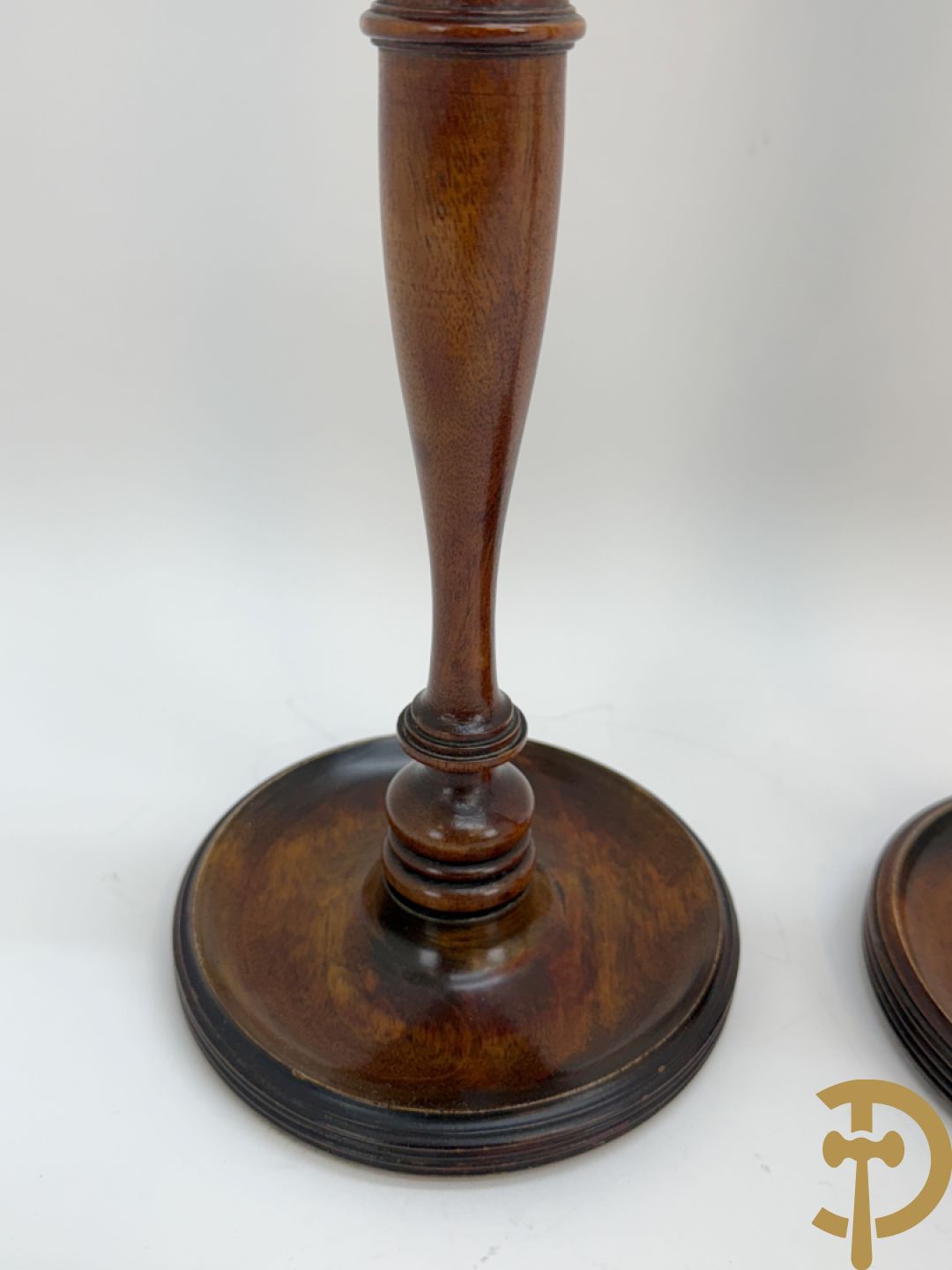 Paar houten lampadaires + paar houten ballusterkandelaars