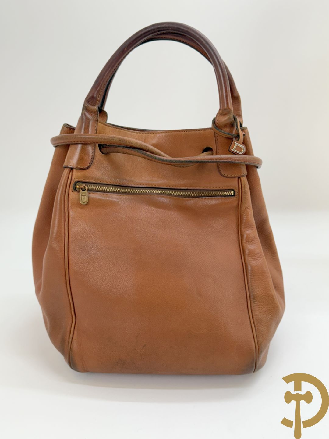Bruin lederen handtas Delvaux + cognac lederen schoudertas Equivoque Delvaux