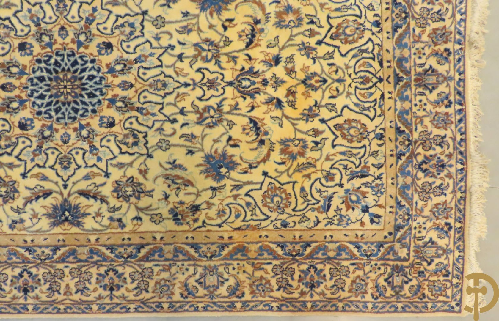 Oosters handgekonoopt tapijt Nain