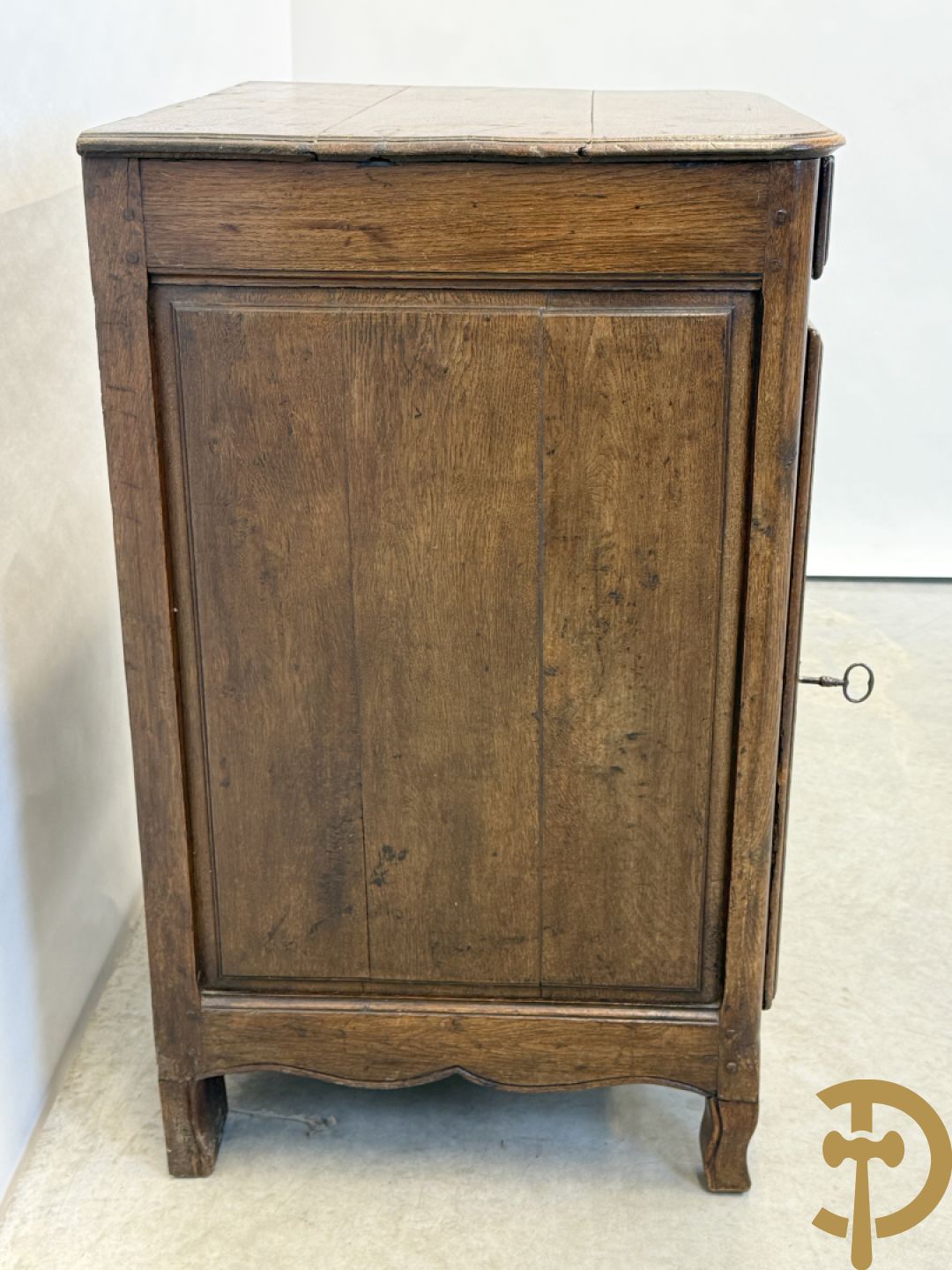 Massief eiken confiturier met deur en lade, 18e