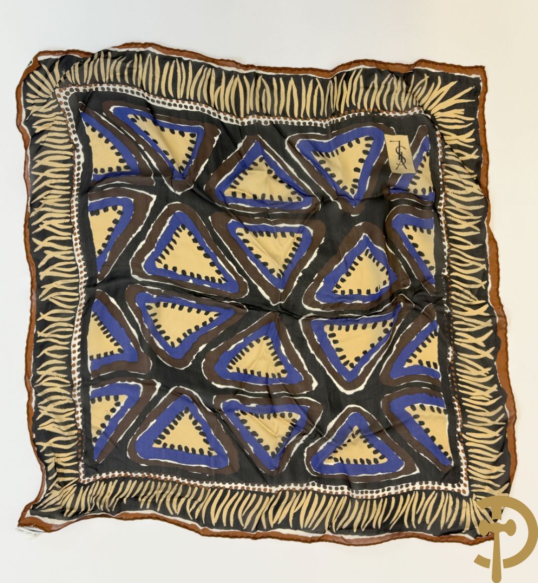 Vier foulards Yves Saint Laurent (nooit gedragen komt uit winkel restant)