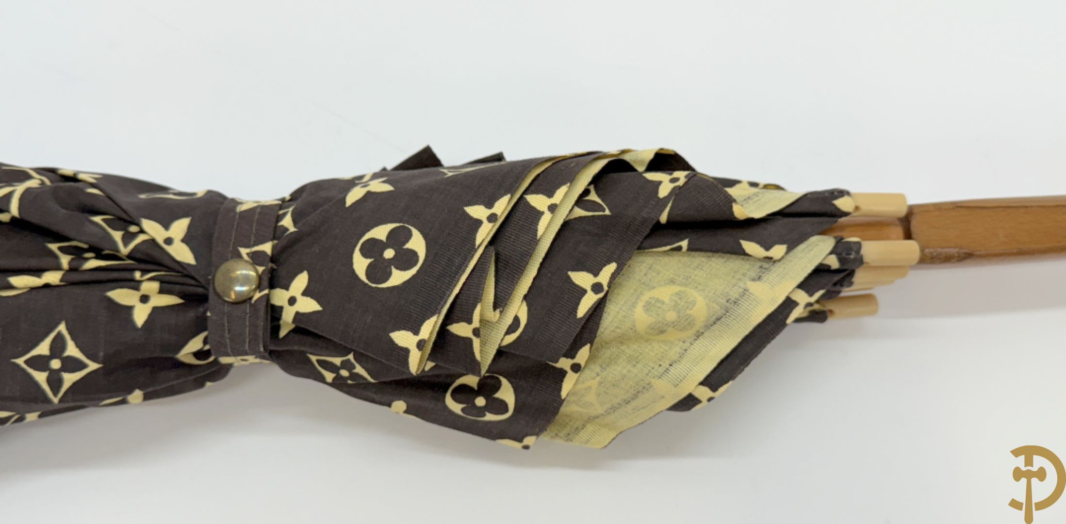 Grote en kleine toiletzak Louis Vuitton + agenda 2001  + portefeuille + tag + paraplu