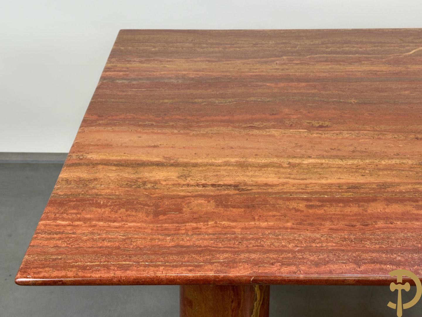 Geaderde marmeren Cassina tafel op 4 cilindervormige poten Mario Bellini