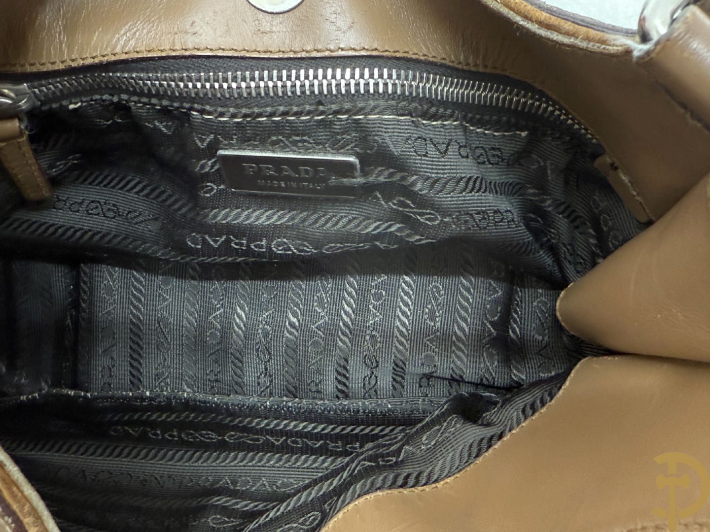 Vintage handtas Prada met bijhorende stofzak