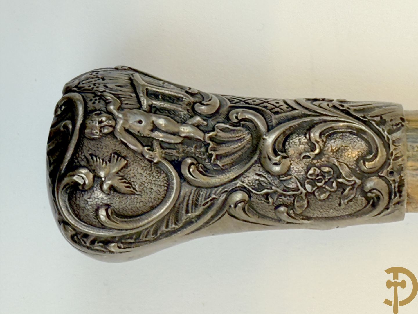 Verzameling wandelstokken met o.a. dierenhoofden en zilveren ornamenten